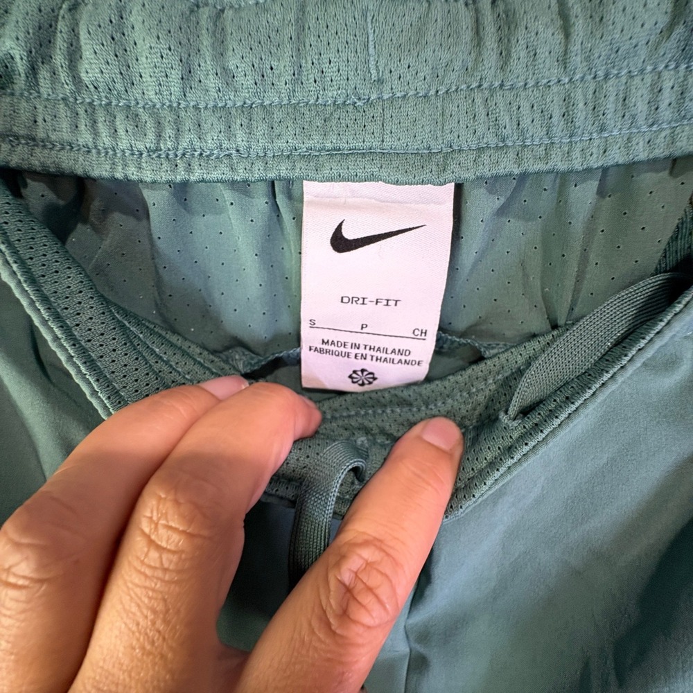 Nike Men's Dri-fit standard fit 5" length shorts size S FN2422-361 $65 MSRP - Picture 4 of 6